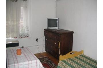 Hungrie Privát Cered, Extérieur